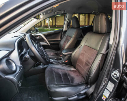 Тойота РАВ 4 2017 в Киеве на Automoto.ua Серый Тойота РАВ 4, объемом двигателя 2.23 л и пробегом 180 тыс. км за 23000 $, фото 11 на Automoto.ua