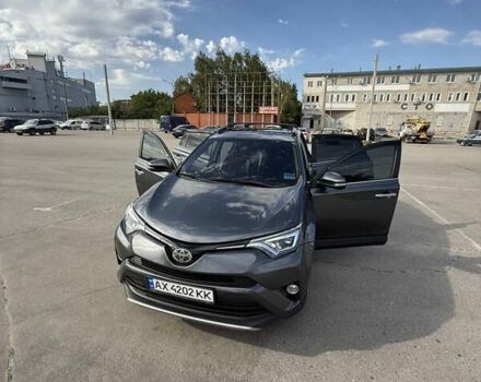Тойота РАВ 4 2017 в Харькове на Automoto.ua Серый Тойота РАВ 4, объемом двигателя 2.49 л и пробегом 118 тыс. км за 22000 $, фото 28 на Automoto.ua