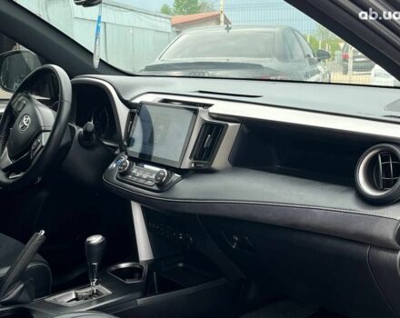 Тойота РАВ 4 2017 в Львове на Automoto.ua Серый Тойота РАВ 4, объемом двигателя 2.5 л и пробегом 143 тыс. км за 23990 $, фото 12 на Automoto.ua
