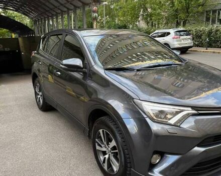 Тойота РАВ 4 2017 у Києві на Automoto.ua Сірий Тойота РАВ 4, об'ємом двигуна 1.99 л та пробігом 223 тис. км за 19500 $, фото 1 на Automoto.ua