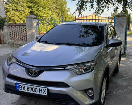 Тойота РАВ 4 2017 у Хмельницькому на Automoto.ua Сірий Тойота РАВ 4, об'ємом двигуна 2.49 л та пробігом 147 тис. км за 16800 $, фото 3 на Automoto.ua