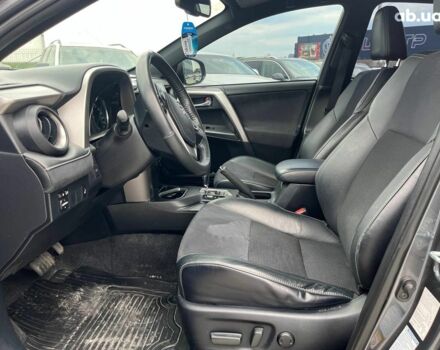 Тойота РАВ 4 2017 в Львове на Automoto.ua Серый Тойота РАВ 4, объемом двигателя 2.5 л и пробегом 143 тыс. км за 23990 $, фото 30 на Automoto.ua