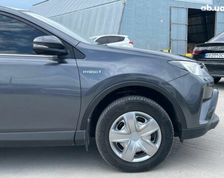 Тойота РАВ 4 2017 в Львове на Automoto.ua Серый Тойота РАВ 4, объемом двигателя 2.5 л и пробегом 143 тыс. км за 23990 $, фото 7 на Automoto.ua