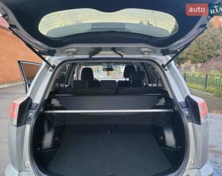 Сірий Тойота РАВ 4, об'ємом двигуна 2.23 л та пробігом 156 тис. км за 19650 $, фото 16 на Automoto.ua