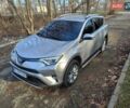 Серый Тойота РАВ 4, объемом двигателя 2.49 л и пробегом 90 тыс. км за 25000 $, фото 1 на Automoto.ua