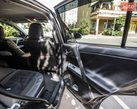 Тойота РАВ 4 2017 в Киеве на Automoto.ua Серый Тойота РАВ 4, объемом двигателя 2.23 л и пробегом 180 тыс. км за 23000 $, фото 14 на Automoto.ua