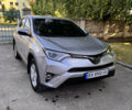 Тойота РАВ 4 2017 у Хмельницькому на Automoto.ua Сірий Тойота РАВ 4, об'ємом двигуна 2.49 л та пробігом 147 тис. км за 16800 $, фото 7 на Automoto.ua