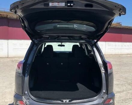 Тойота РАВ 4 2017 в Никополе на Automoto.ua Серый Тойота РАВ 4, объемом двигателя 2.49 л и пробегом 85 тыс. км за 19500 $, фото 2 на Automoto.ua