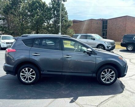 Тойота РАВ 4 2017 у Чернігові на Automoto.ua Сірий Тойота РАВ 4, об'ємом двигуна 2.5 л та пробігом 53 тис. км за 16400 $, фото 5 на Automoto.ua