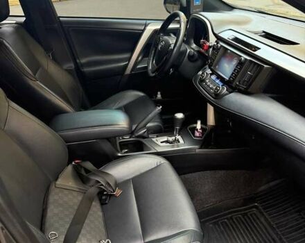 Тойота РАВ 4 2017 у Києві на Automoto.ua Сірий Тойота РАВ 4, об'ємом двигуна 1.99 л та пробігом 223 тис. км за 19500 $, фото 2 на Automoto.ua