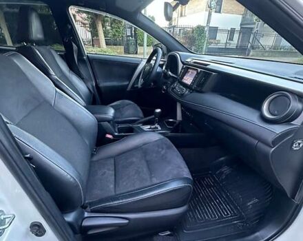 Тойота РАВ 4 2017 в Киеве на Automoto.ua Серый Тойота РАВ 4, объемом двигателя 2.23 л и пробегом 180 тыс. км за 22500 $, фото 9 на Automoto.ua