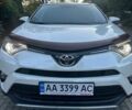 Тойота РАВ 4 2017 в Киеве на Automoto.ua Серый Тойота РАВ 4, объемом двигателя 2.23 л и пробегом 180 тыс. км за 22500 $, фото 1 на Automoto.ua