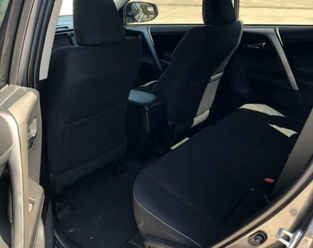 Тойота РАВ 4 2017 в Никополе на Automoto.ua Серый Тойота РАВ 4, объемом двигателя 2.49 л и пробегом 85 тыс. км за 19500 $, фото 7 на Automoto.ua