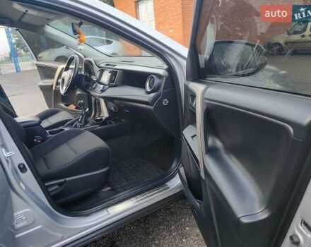 Сірий Тойота РАВ 4, об'ємом двигуна 2.23 л та пробігом 156 тис. км за 19650 $, фото 10 на Automoto.ua