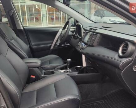 Серый Тойота РАВ 4, объемом двигателя 2.49 л и пробегом 155 тыс. км за 22748 $, фото 5 на Automoto.ua