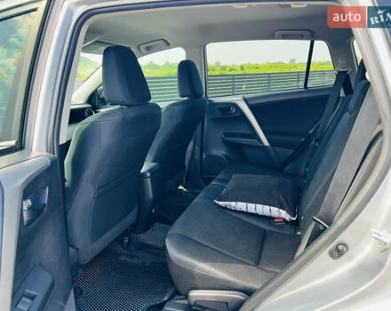 Сірий Тойота РАВ 4, об'ємом двигуна 2.49 л та пробігом 149 тис. км за 16300 $, фото 24 на Automoto.ua