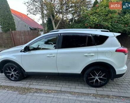 Тойота РАВ 4 2017 в Киеве на Automoto.ua Серый Тойота РАВ 4, объемом двигателя 2.23 л и пробегом 180 тыс. км за 22500 $, фото 6 на Automoto.ua