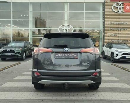 Серый Тойота РАВ 4, объемом двигателя 2.49 л и пробегом 155 тыс. км за 22748 $, фото 3 на Automoto.ua