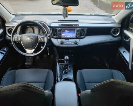 Сірий Тойота РАВ 4, об'ємом двигуна 2.23 л та пробігом 156 тис. км за 19650 $, фото 7 на Automoto.ua