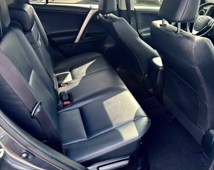 Тойота РАВ 4 2017 у Чернігові на Automoto.ua Сірий Тойота РАВ 4, об'ємом двигуна 2.5 л та пробігом 53 тис. км за 16400 $, фото 10 на Automoto.ua