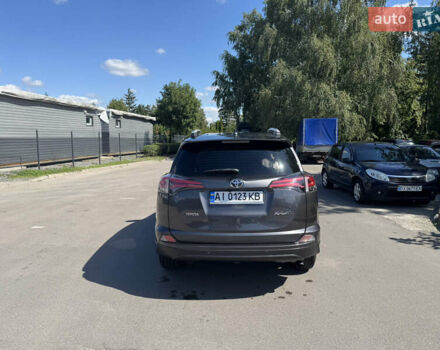 Сірий Тойота РАВ 4, об'ємом двигуна 1.99 л та пробігом 174 тис. км за 20000 $, фото 5 на Automoto.ua