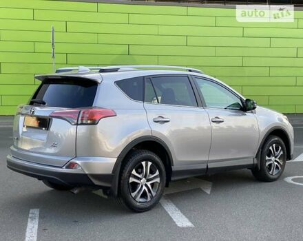 Сірий Тойота РАВ 4, об'ємом двигуна 2.49 л та пробігом 118 тис. км за 17800 $, фото 11 на Automoto.ua