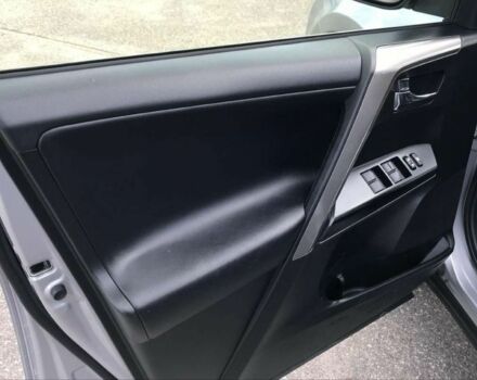 Сірий Тойота РАВ 4, об'ємом двигуна 0 л та пробігом 183 тис. км за 14500 $, фото 10 на Automoto.ua