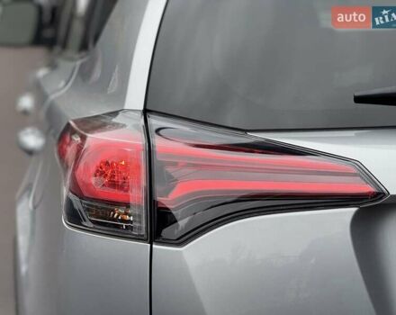 Серый Тойота РАВ 4, объемом двигателя 2.49 л и пробегом 85 тыс. км за 19500 $, фото 4 на Automoto.ua