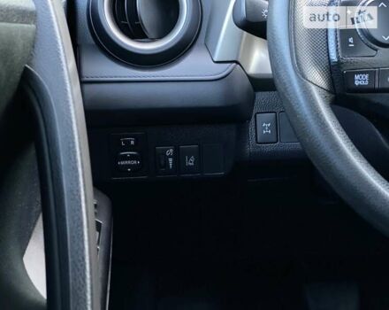 Сірий Тойота РАВ 4, об'ємом двигуна 2.49 л та пробігом 118 тис. км за 17800 $, фото 24 на Automoto.ua