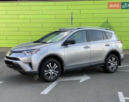 Сірий Тойота РАВ 4, об'ємом двигуна 2.49 л та пробігом 118 тис. км за 17800 $, фото 2 на Automoto.ua
