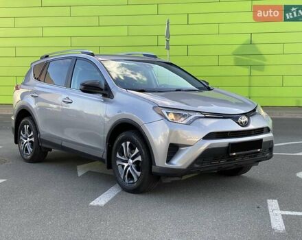 Сірий Тойота РАВ 4, об'ємом двигуна 2.49 л та пробігом 118 тис. км за 17800 $, фото 4 на Automoto.ua