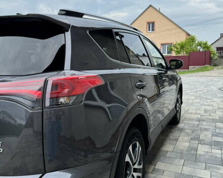 Сірий Тойота РАВ 4, об'ємом двигуна 2.5 л та пробігом 82 тис. км за 18000 $, фото 1 на Automoto.ua