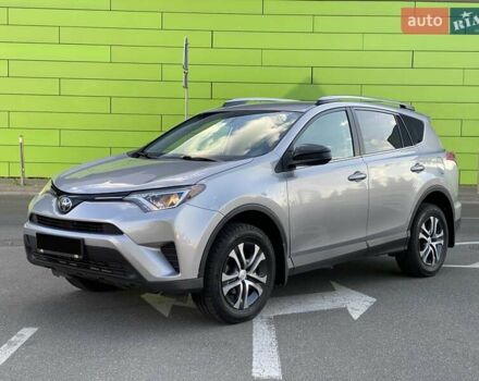 Сірий Тойота РАВ 4, об'ємом двигуна 2.49 л та пробігом 118 тис. км за 17800 $, фото 1 на Automoto.ua