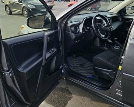 Серый Тойота РАВ 4, объемом двигателя 2.49 л и пробегом 122 тыс. км за 20800 $, фото 7 на Automoto.ua