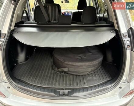 Серый Тойота РАВ 4, объемом двигателя 2.49 л и пробегом 85 тыс. км за 19500 $, фото 11 на Automoto.ua