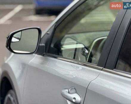 Серый Тойота РАВ 4, объемом двигателя 2.49 л и пробегом 85 тыс. км за 19500 $, фото 2 на Automoto.ua