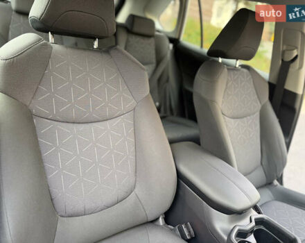 Тойота РАВ 4 2019 в Киеве на Automoto.ua Серый Тойота РАВ 4, объемом двигателя 1.99 л и пробегом 8 тыс. км за 27200 $, фото 50 на Automoto.ua