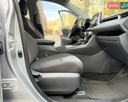 Тойота РАВ 4 2019 в Киеве на Automoto.ua Серый Тойота РАВ 4, объемом двигателя 1.99 л и пробегом 8 тыс. км за 27200 $, фото 49 на Automoto.ua