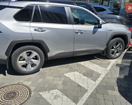 Сірий Тойота РАВ 4, об'ємом двигуна 2.49 л та пробігом 61 тис. км за 38200 $, фото 1 на Automoto.ua