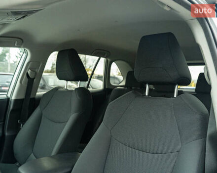 Тойота РАВ 4 2019 в Черновцах на Automoto.ua Серый Тойота РАВ 4, объемом двигателя 2.5 л и пробегом 24 тыс. км за 29900 $, фото 30 на Automoto.ua