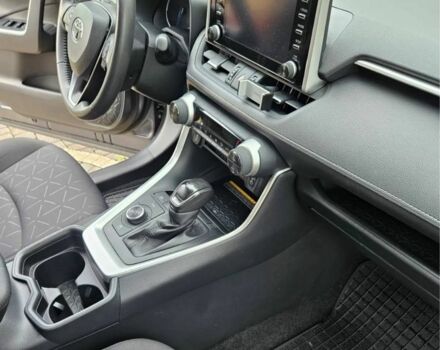 Тойота РАВ 4 2019 в Киеве на Automoto.ua Серый Тойота РАВ 4, объемом двигателя 2.5 л и пробегом 90 тыс. км за 15900 $, фото 10 на Automoto.ua