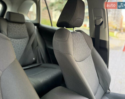 Тойота РАВ 4 2019 в Киеве на Automoto.ua Серый Тойота РАВ 4, объемом двигателя 1.99 л и пробегом 8 тыс. км за 27200 $, фото 52 на Automoto.ua