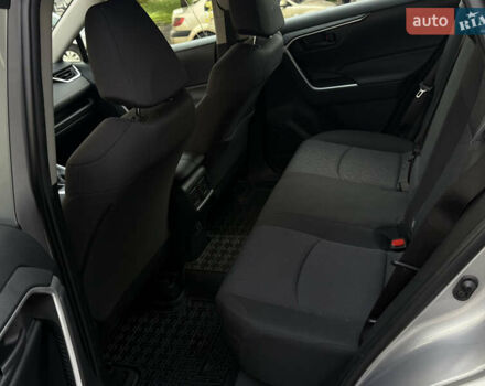 Тойота РАВ 4 2019 в Киеве на Automoto.ua Серый Тойота РАВ 4, объемом двигателя 1.99 л и пробегом 8 тыс. км за 27200 $, фото 57 на Automoto.ua