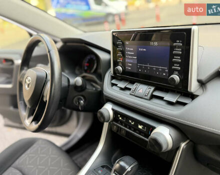 Тойота РАВ 4 2019 в Киеве на Automoto.ua Серый Тойота РАВ 4, объемом двигателя 1.99 л и пробегом 8 тыс. км за 27200 $, фото 54 на Automoto.ua