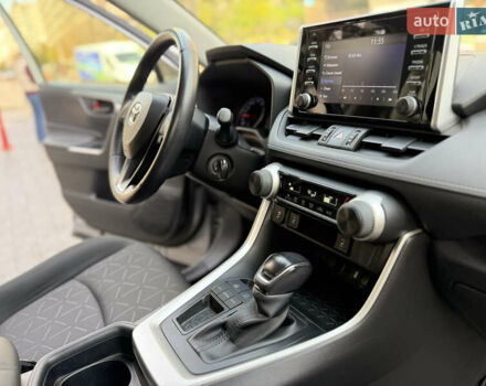 Тойота РАВ 4 2019 в Киеве на Automoto.ua Серый Тойота РАВ 4, объемом двигателя 1.99 л и пробегом 8 тыс. км за 27200 $, фото 53 на Automoto.ua