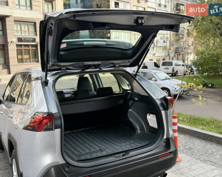 Тойота РАВ 4 2019 в Киеве на Automoto.ua Серый Тойота РАВ 4, объемом двигателя 1.99 л и пробегом 8 тыс. км за 27200 $, фото 31 на Automoto.ua