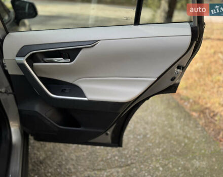 Серый Тойота РАВ 4, объемом двигателя 2.49 л и пробегом 64 тыс. км за 25000 $, фото 17 на Automoto.ua