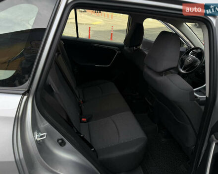 Тойота РАВ 4 2019 в Киеве на Automoto.ua Серый Тойота РАВ 4, объемом двигателя 1.99 л и пробегом 8 тыс. км за 27200 $, фото 56 на Automoto.ua