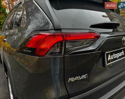 Сірий Тойота РАВ 4, об'ємом двигуна 2.5 л та пробігом 142 тис. км за 28990 $, фото 9 на Automoto.ua