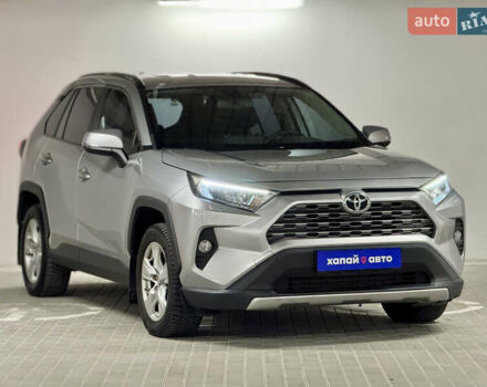 Серый Тойота РАВ 4, объемом двигателя 1.99 л и пробегом 204 тыс. км за 23500 $, фото 2 на Automoto.ua